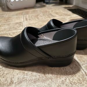 Dansko 39 like new, maybe worn 2-3x